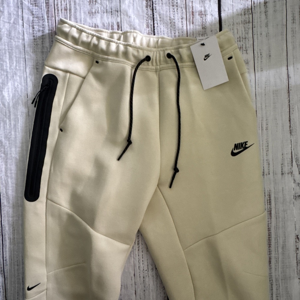 Nike Sportswear Tech Fleece Track Pants Joggers Light Khaki HV0959-234 Men's M